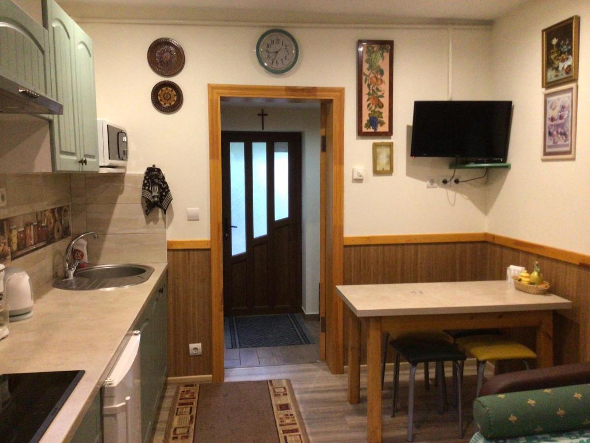 Flat Διαμέρισμα Γιαρέμτσε Εξωτερικό φωτογραφία